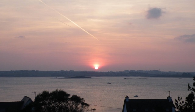 Apartment with breathtaking sea views 50M from the beach