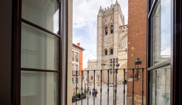 Apartment with Cathedral Views in the Historic Center of Ávila (Vultus)