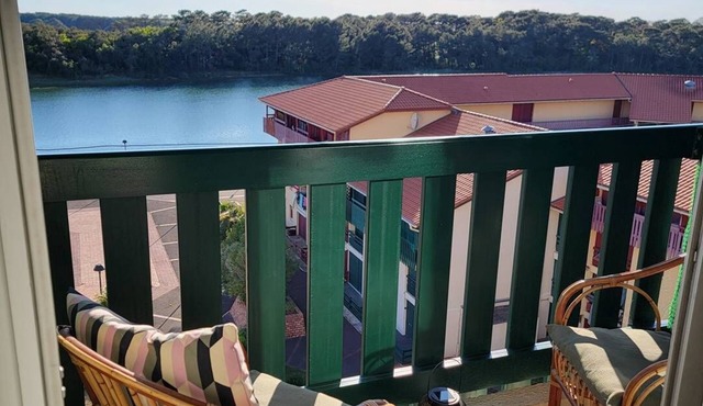 Apartment with direct view of the marine lake