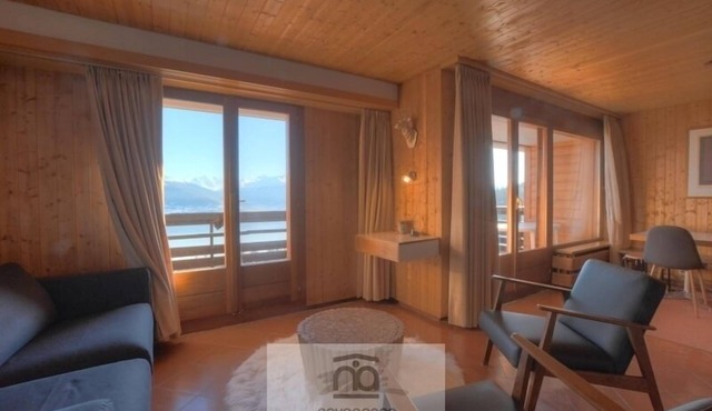 Apartment with entrance, 2 bedrooms with 2 single beds each, 1 bathroom and 1 separate WC. Very big