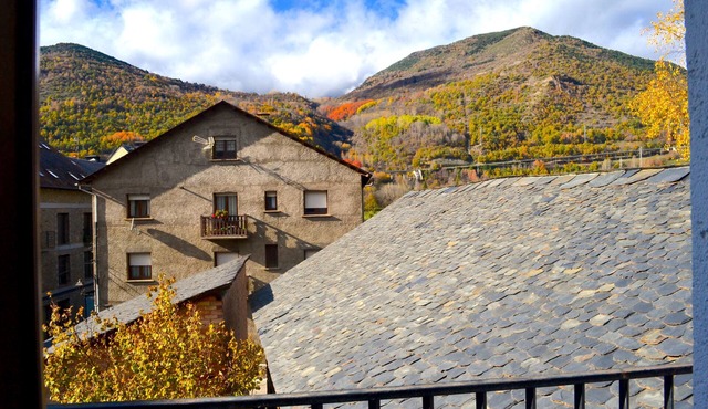 Apartment with views and central in Esterri