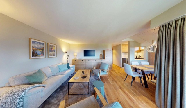 Apartment with Fireplace & Mountain View