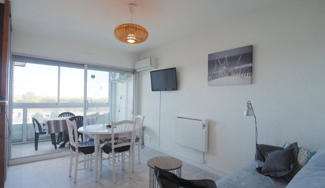 Apartment with AC, parking - 5 guests
