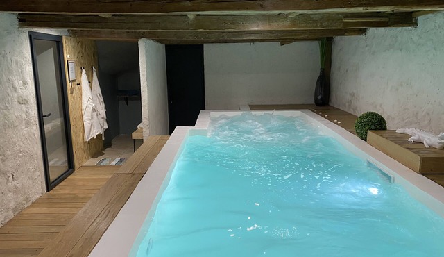 Apartment with garden and spa in farmhouse