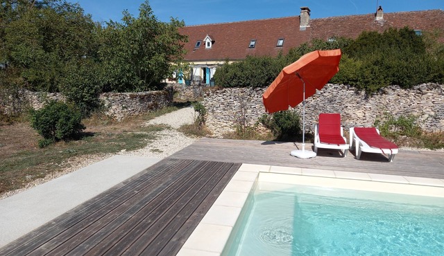 Apartment with garden and pool near fabulous sights