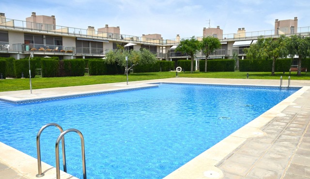 APARTMENT WITH GARDEN IN THE MIRADOR DEL DELTA