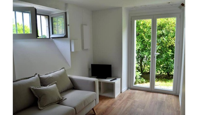 Apartment with garden