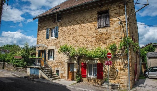 Apartment with garden