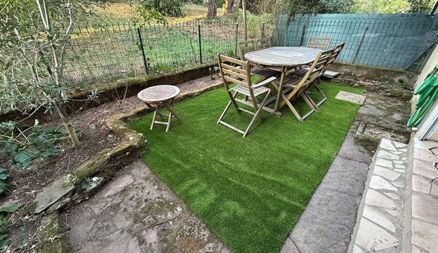 Apartment with garden in the Terres du Larzac and Lac du Salagou area