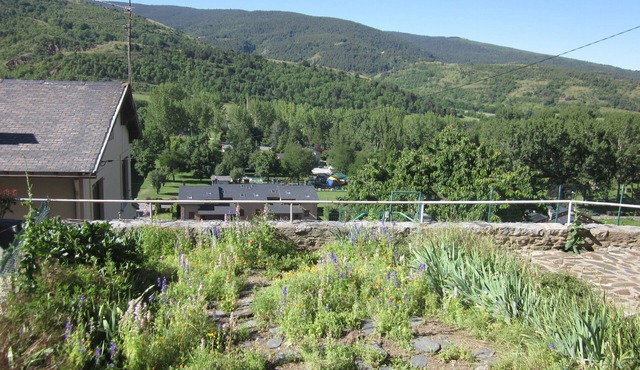 apartment with garden, in quiet residence