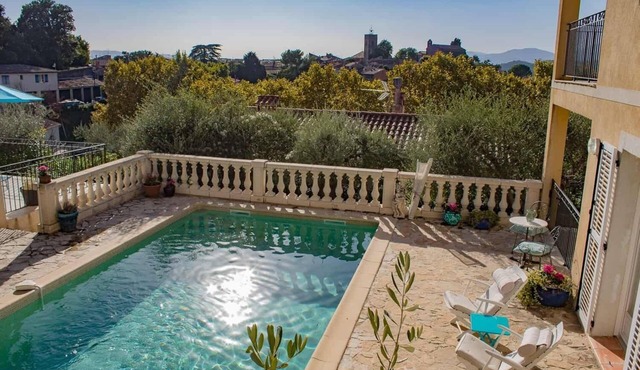 Apartment with Heated Pool, perfect for families