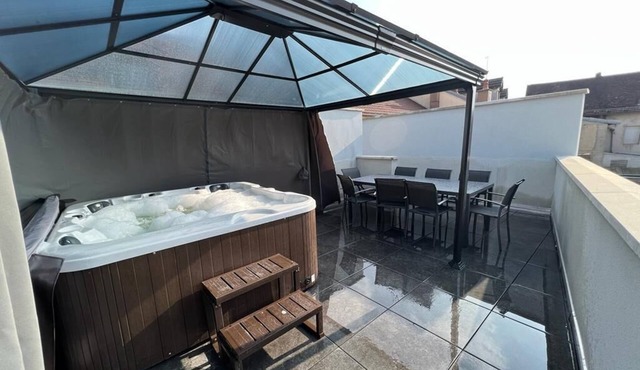 Apartment with Jacuzzi Downtown Champagnole