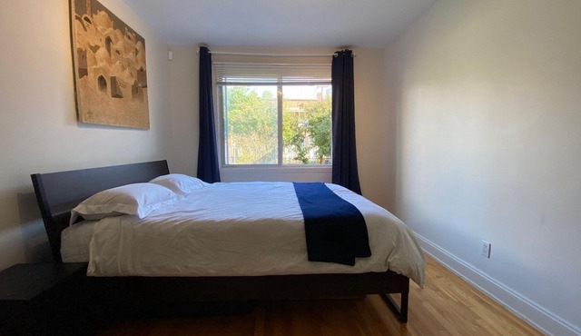 Apartment with landscaped backyard, close to Monkland village, MUHC, Concordia