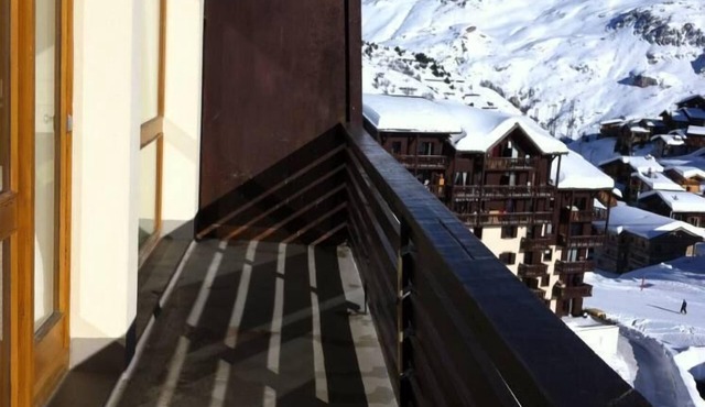 Apartment with large balcony, warm, completely renovated