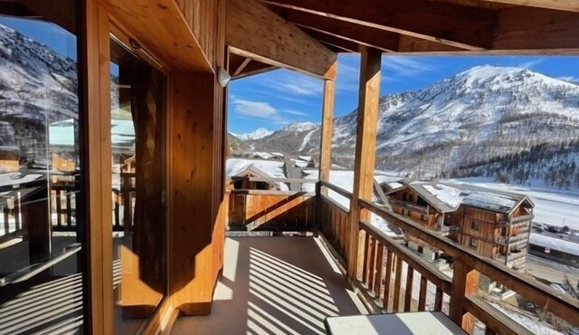 Apartment with magnificent view in Le Hameau des Airelles