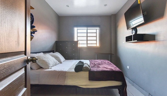 Apartment with no stairs, close to everything.