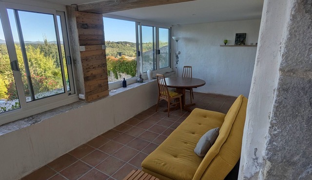 Apartment with panoramic views and terrace, close to Verdon canyon & Moustier