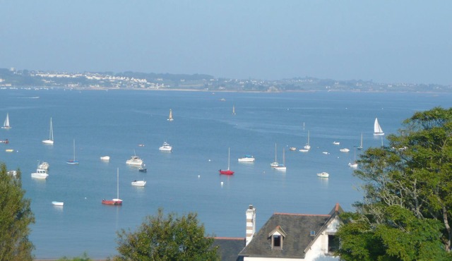 apartment with panoramic sea views from all rooms