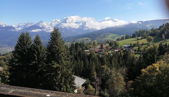 Apartment with panoramic view and pool