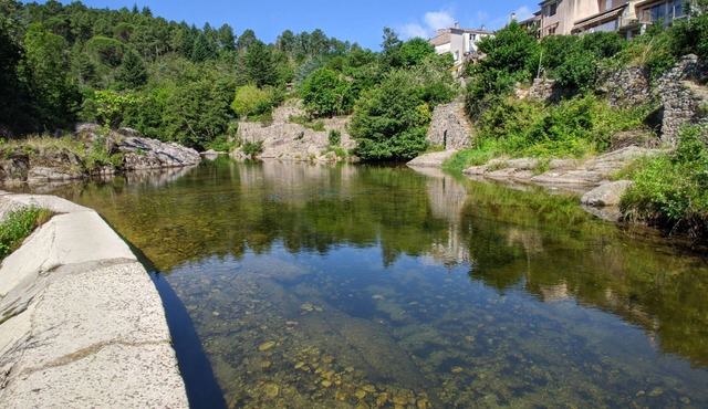 Apartment with panoramic terrace and river access