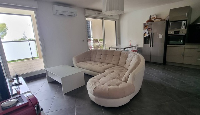 Apartment with pool 10 minutes from the beach