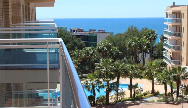 Apartment with pool and terrace overlooking the sea