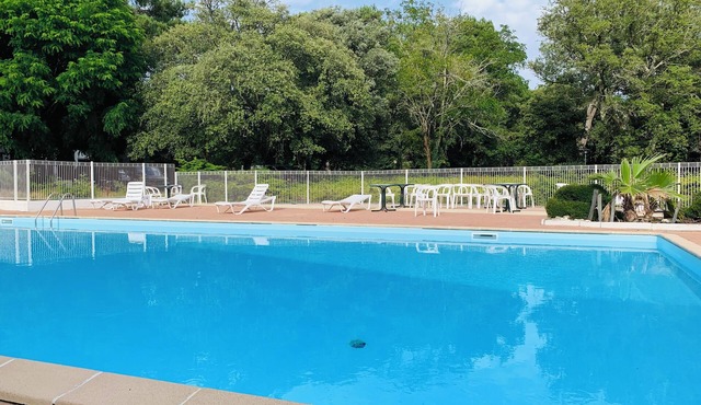 Apartment with pool and tennis, close to beach, 1 bedroom, sleeps 4