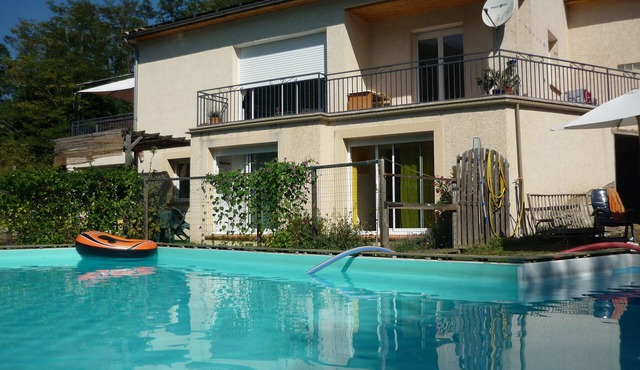 Apartment with pool near to the Ariege valleys