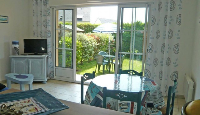 Apartment with private garden and parking in Barfleur
