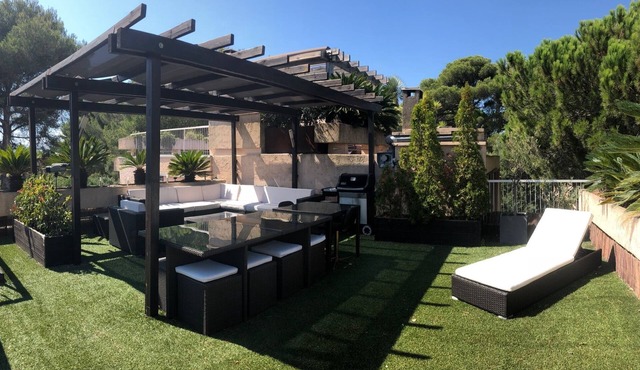 Apartment with roof terrace and magnificent sea view!