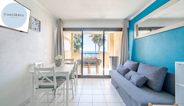 Apartment with sea and swimming pool view