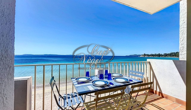 Apartment with sea view and direct access to Cavalière Beach