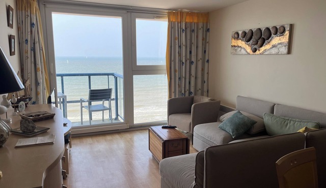 Apartment with sea view