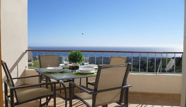 Apartment with Sea Views and Sunlit Terraces