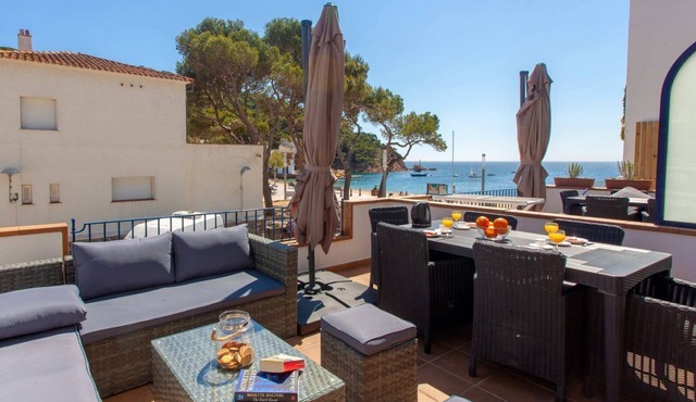 Apartment with sea views, near the beach, functional for families