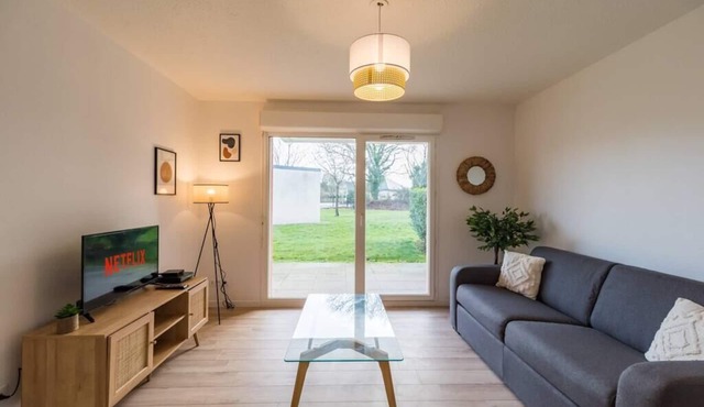 Apartment with secure parking, near Guingamp