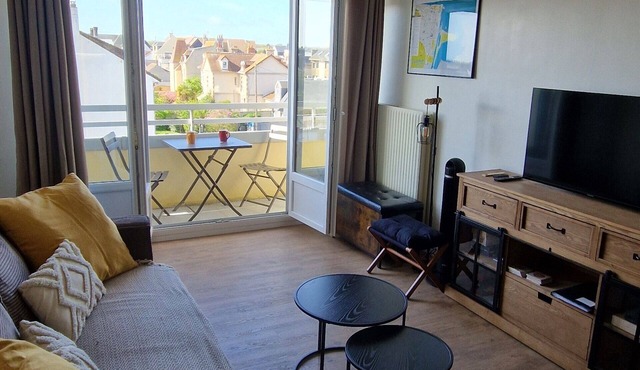 Apartment with south-facing balcony - 200 m from the beach - Thalasso - Casino