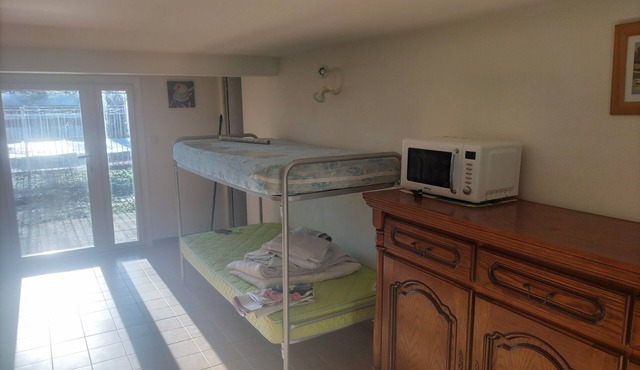 Apartment with swimming pool pets welcome