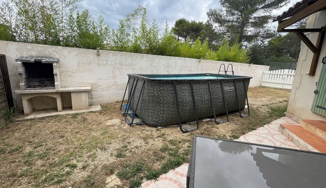 Apartment with swimming pool in the countryside