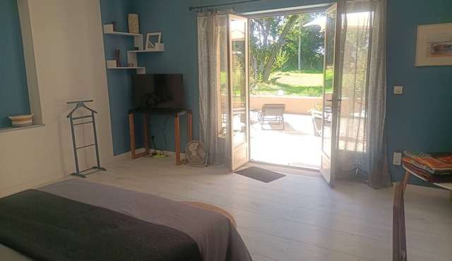 Apartment with terrace in the Bourbonnais countryside