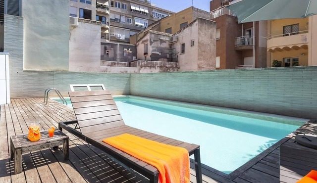 Apartment with Terrace and Pool 3 bedrooms 8 pax Mobile World Crongress