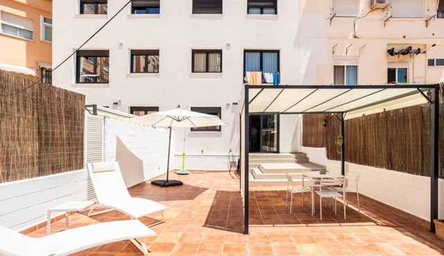 APARTMENT WITH TERRACE IN VALENCIA