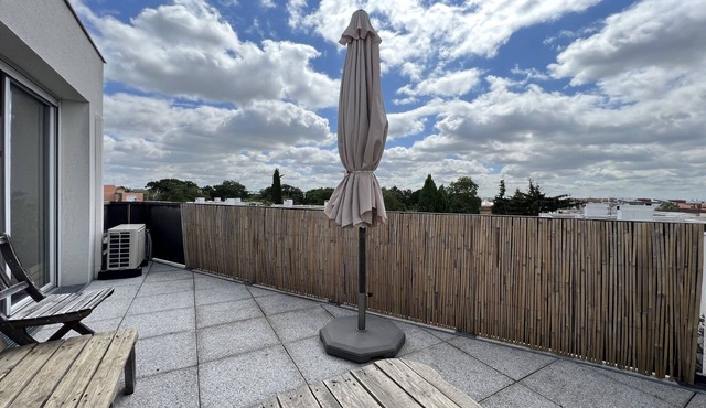 Apartment with terrace in Toulouse