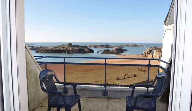 Apartment with terrace SEA VIEW Coz-Pors beach in TREGASTEL