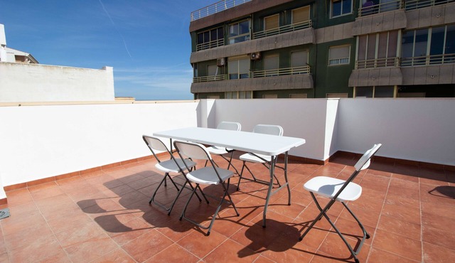 Apartment with terrace and views of the beach