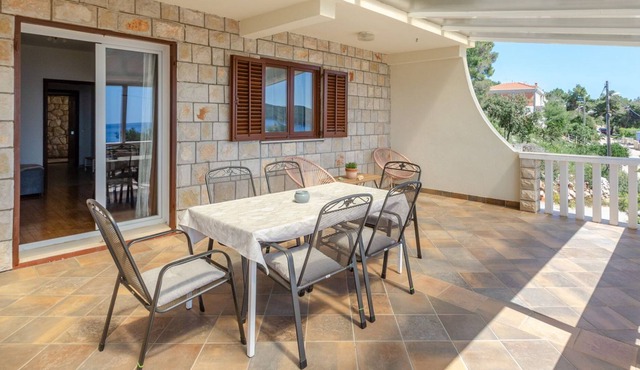 Apartment With Terrace and sea View- Olive