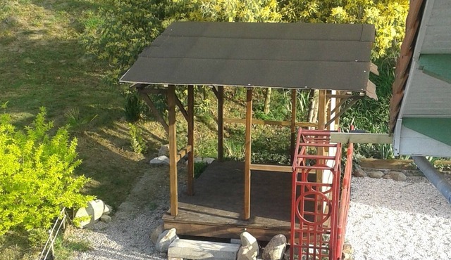 Apartment with terrace in a large wooded property on the banks of the Vienne