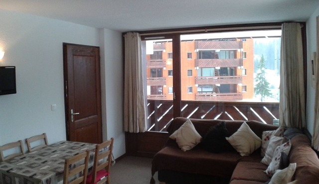 Apartment with three genuine bedrooms within 2 mins walk of the main lift