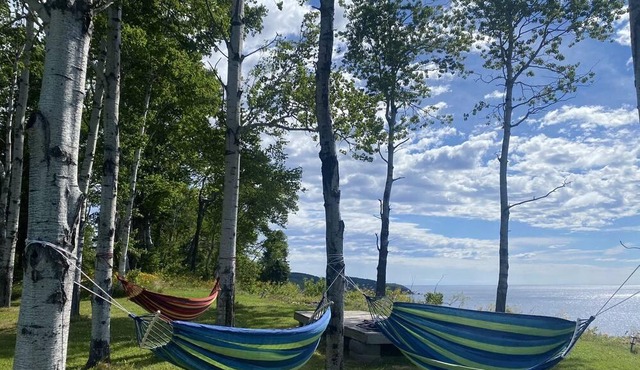 apartment with view of the bay of heats