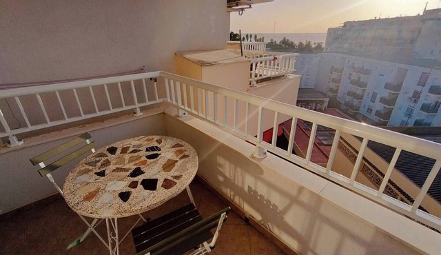 Apartment with Wi-Fi near the sea (penthouse with elevator and pet friendly)